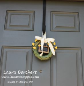 Lovely Little Wreath, www.LaurasStampPad.com